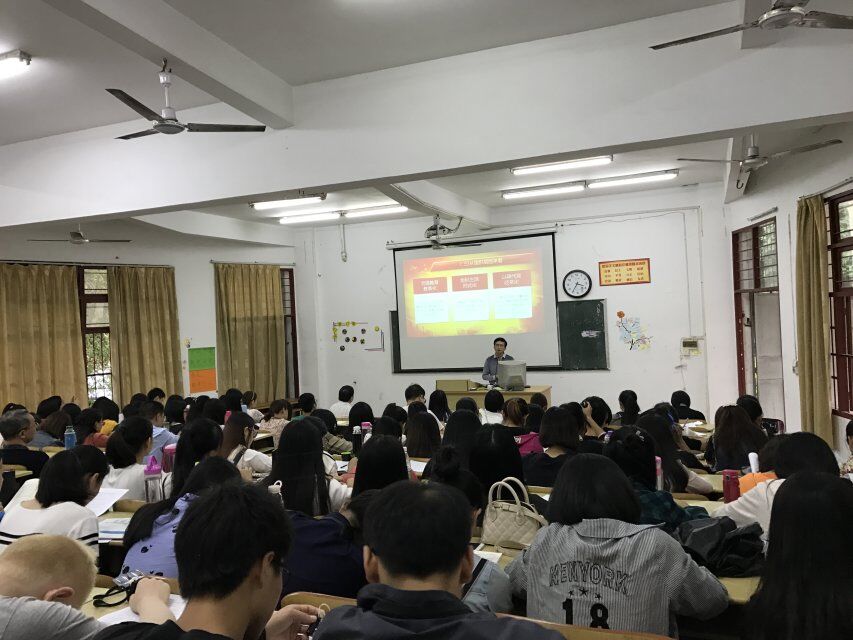 教育科学学院召开“两学一做”第三专题学习会
